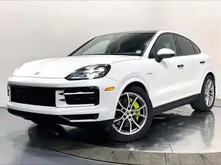 2025 Porsche Cayenne S E-Hybrid's photo