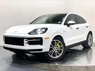 2025 Porsche Cayenne S E-Hybrid's photo