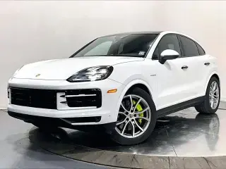 2025 Porsche Cayenne S E-Hybrid photo 5