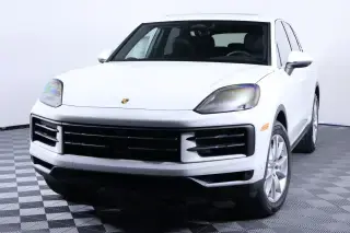 2026 Porsche Cayenne Base photo 5