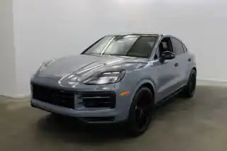 2025 Porsche Cayenne S's photo