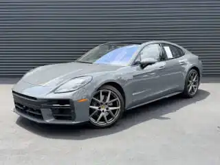 2025 Porsche Panamera 4's photo