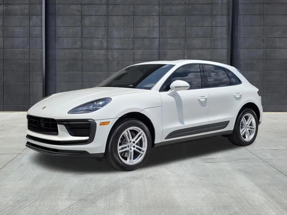 2023 Porsche Macan Base photo 3