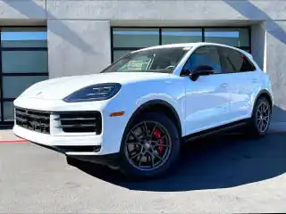 2026 Porsche Cayenne S's photo