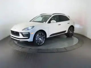 2022 Porsche Macan Base's photo
