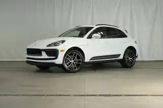 2025 Porsche Macan Base's photo