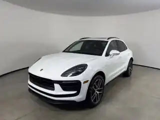 2025 Porsche Macan Base's photo