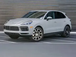 2023 Porsche Cayenne Platinum Edition S photo 5