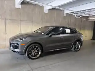 2023 Porsche Cayenne Turbo S E-Hybrid's photo