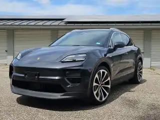 2025 Porsche Macan Macan 4S Electric's photo