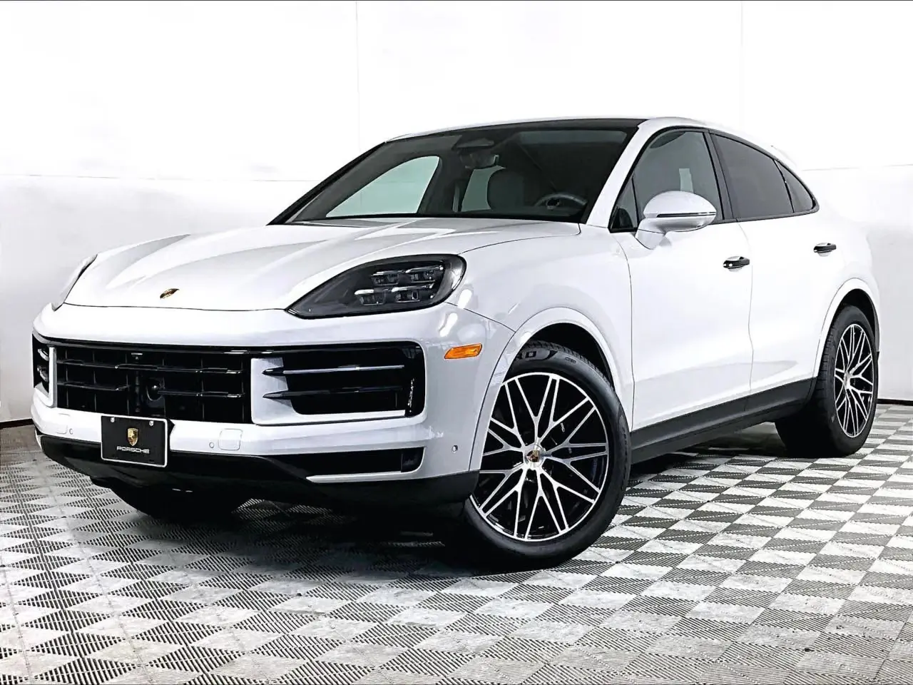 2026 Porsche Cayenne Base photo 4