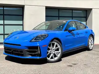 2025 Porsche Panamera 4's photo