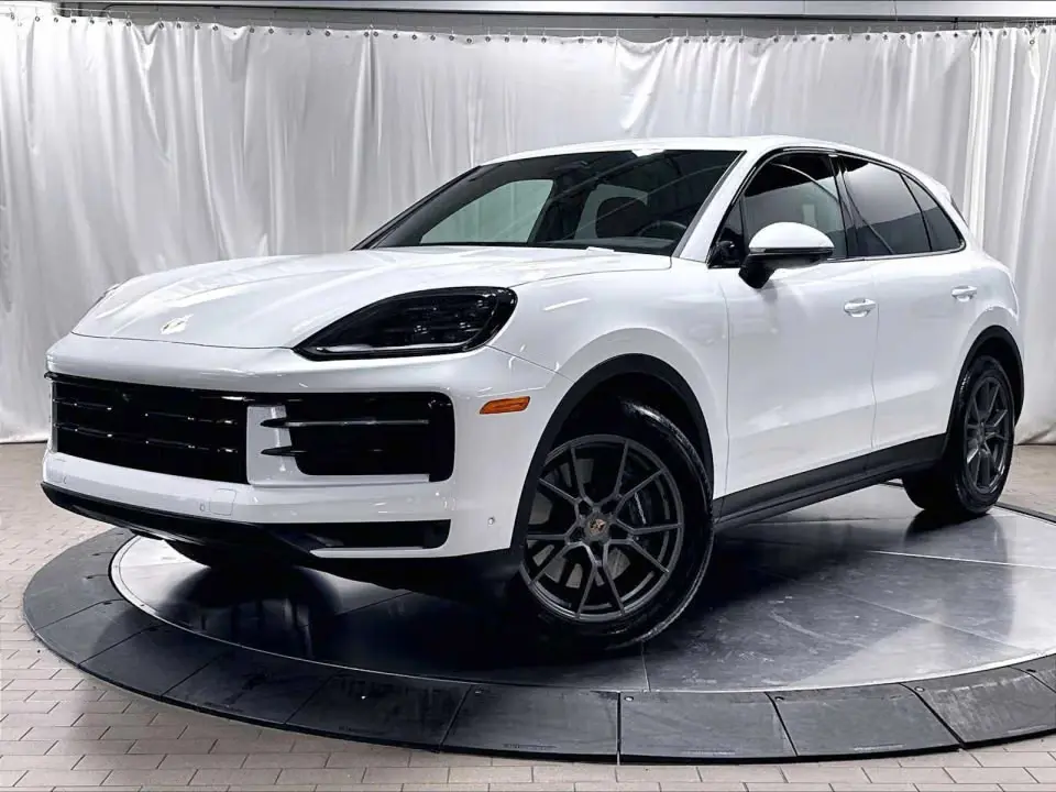 2026 Porsche Cayenne Base photo 3