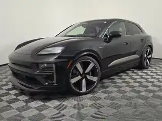 2025 Porsche Macan Macan Turbo Electric's photo