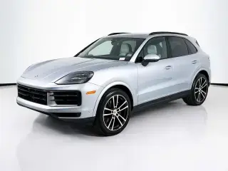 2026 Porsche Cayenne Base photo 5