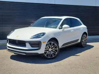 2023 Porsche Macan Base's photo
