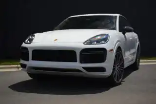 2023 Porsche Cayenne Turbo's photo