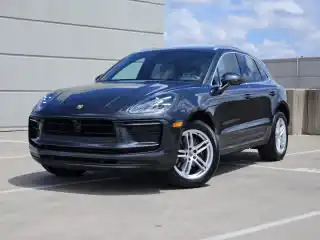 2026 Porsche Macan Base's photo