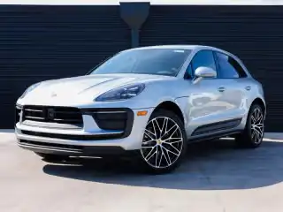 2026 Porsche Macan Base's photo