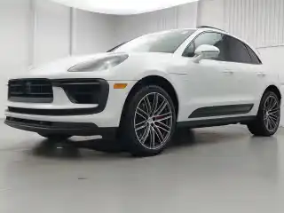 2025 Porsche Macan S's photo