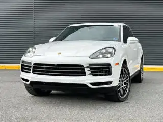 2023 Porsche Cayenne S photo 1