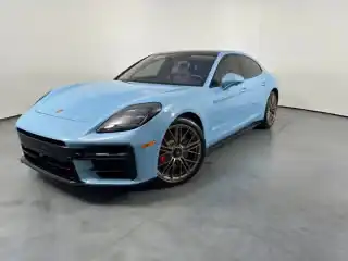 2026 Porsche Panamera GTS's photo