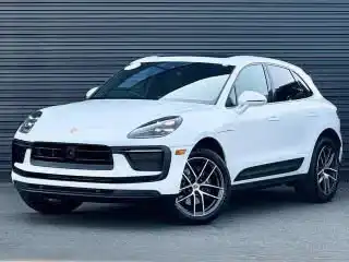 2026 Porsche Macan T's photo