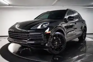 2023 Porsche Cayenne Platinum Edition's photo
