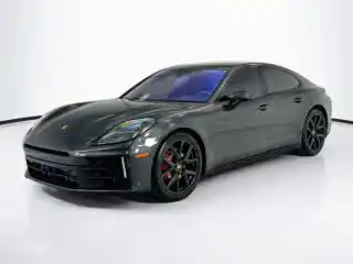 2025 Porsche Panamera 4's photo
