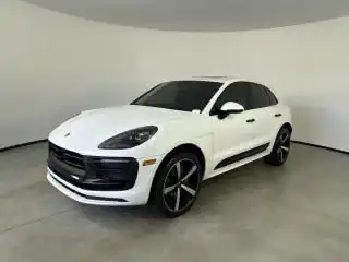 2024 Porsche Macan T's photo