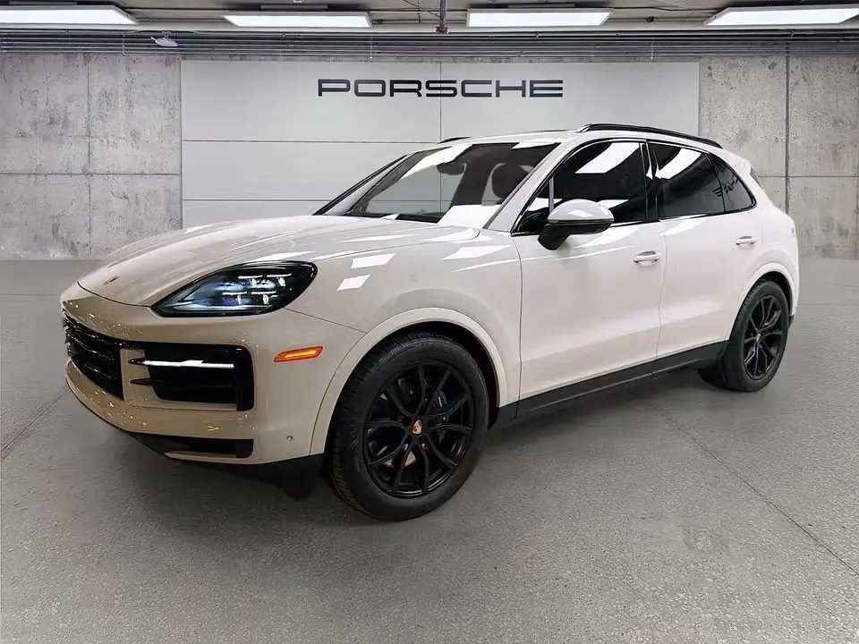 2025 Porsche Cayenne Base photo 4