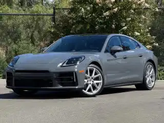 2026 Porsche Panamera 4's photo