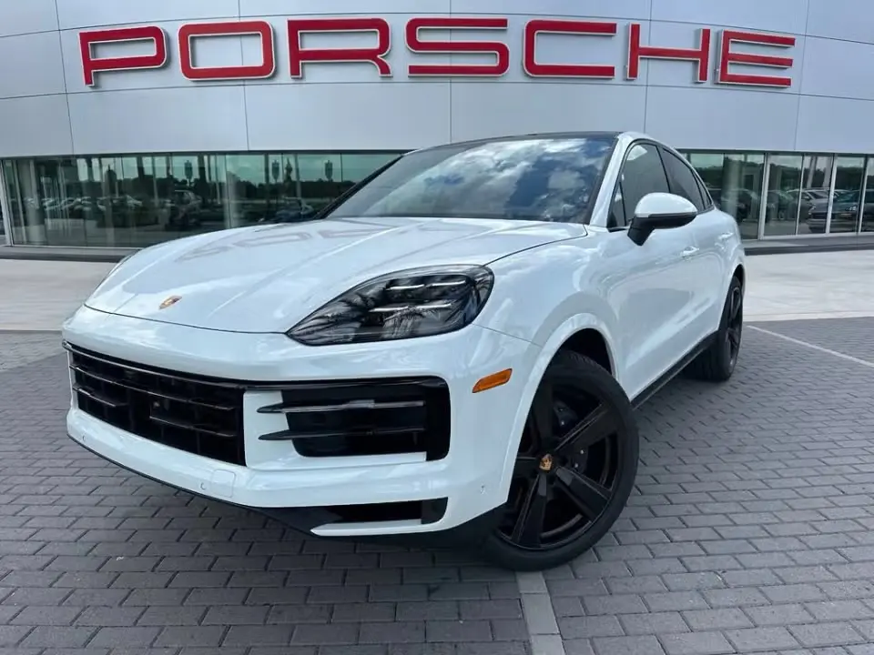 2026 Porsche Cayenne Base photo 3
