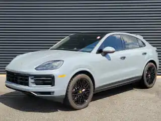2024 Porsche Cayenne Base's photo