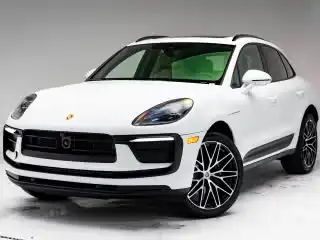 2026 Porsche Macan Base's photo