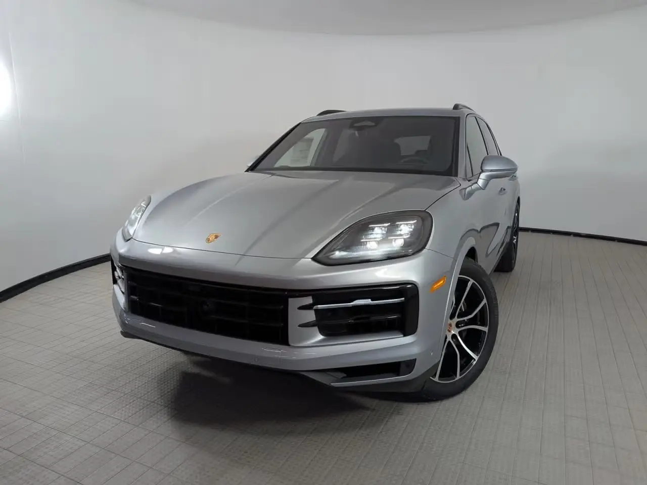 2026 Porsche Cayenne Base photo 4