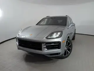 2026 Porsche Cayenne Base photo 5