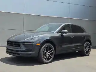 2025 Porsche Macan Base's photo