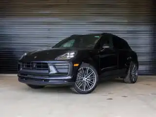 2026 Porsche Macan Base's photo