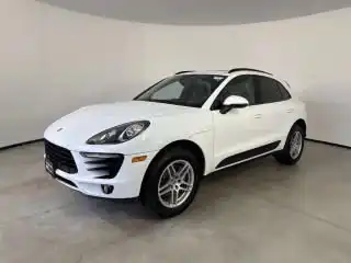2017 Porsche Macan Base's photo