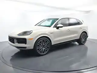 2026 Porsche Cayenne S E-Hybrid's photo