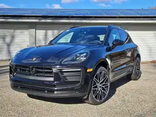 2026 Porsche Macan T's photo