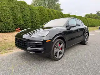 2024 Porsche Cayenne S's photo