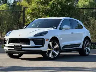 2026 Porsche Macan T's photo