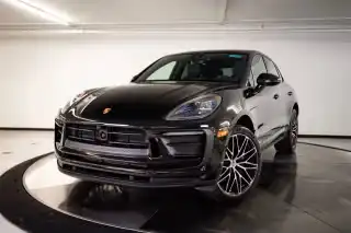 2026 Porsche Macan Base's photo