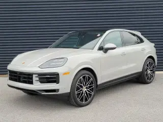 2024 Porsche Cayenne Base photo 5