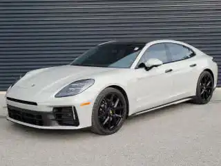 2024 Porsche Panamera 4's photo