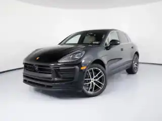2026 Porsche Macan Base's photo