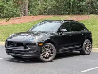 2026 Porsche Macan Base's photo