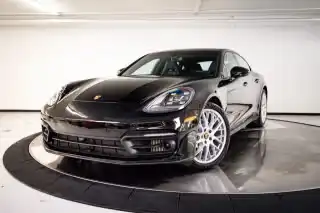2023 Porsche Panamera Base's photo